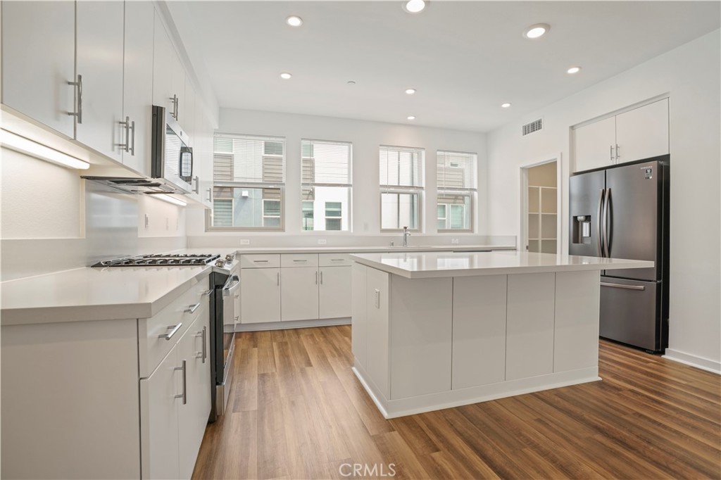 304 Placemark Irvine, CA 92614 - Photo 11 of 44