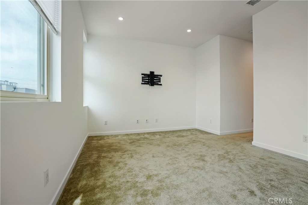 304 Placemark Irvine, CA 92614 - Photo 34 of 44