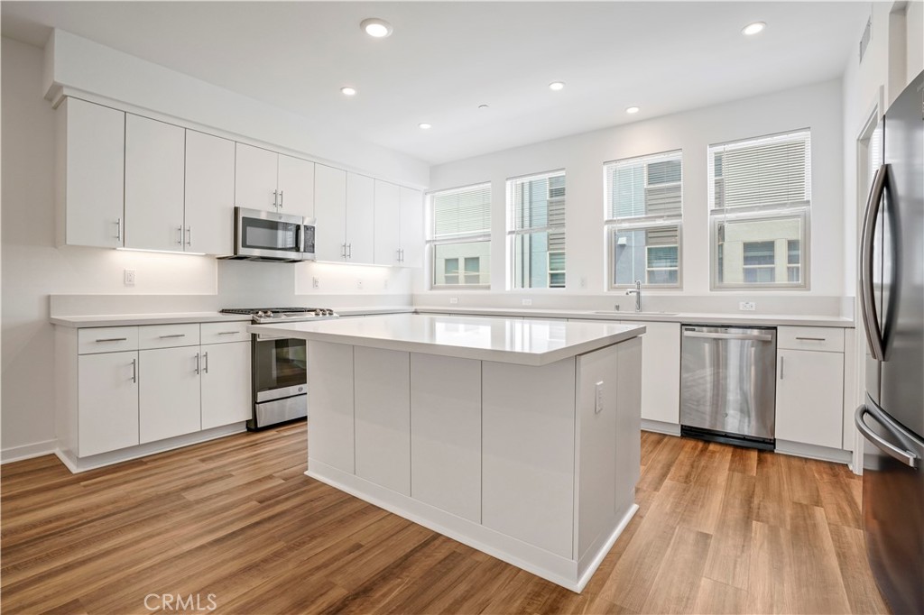 304 Placemark Irvine, CA 92614 - Photo 9 of 44