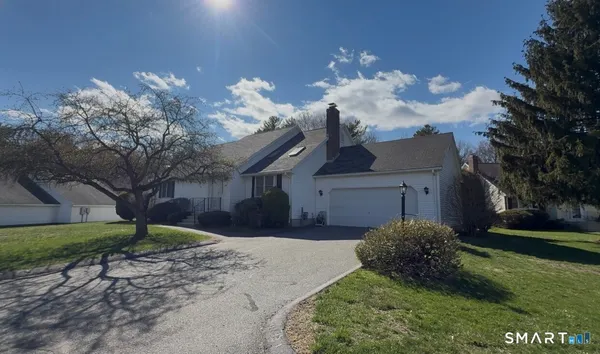 $357,700 | 204 Oldefield Farms Road, Unit 204, Enfield, CT 06082