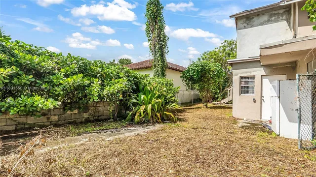 $850,000 | 2100 Southwest 25th Street, Miami, FL 33133