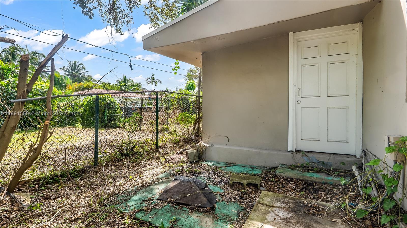 2100 Southwest 25th Street Miami, FL 33133 - Photo 16 of 23 a view of a backyard