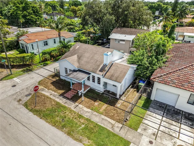$850,000 | 2100 Southwest 25th Street, Miami, FL 33133