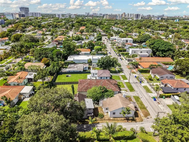 $850,000 | 2100 Southwest 25th Street, Miami, FL 33133