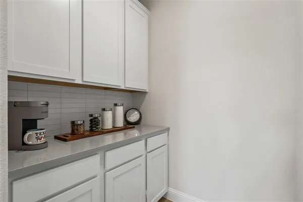 $3,100 | 1220 West Yarrow Avenue, Justin, TX 76247