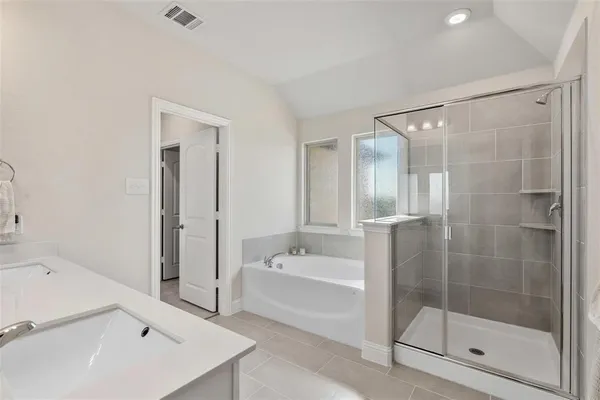 $3,100 | 1220 West Yarrow Avenue, Justin, TX 76247