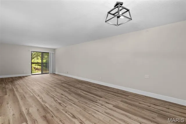 $275,000 | 514 Coeur De Royale Drive, Unit 202, Creve Coeur, MO 63141