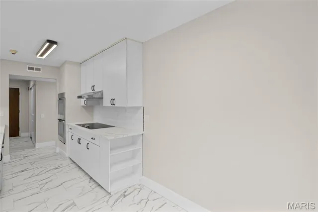 $275,000 | 514 Coeur De Royale Drive, Unit 202, Creve Coeur, MO 63141