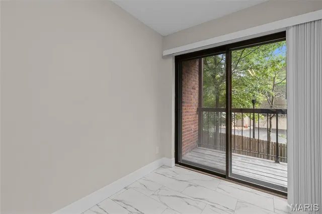 $275,000 | 514 Coeur De Royale Drive, Unit 202, Creve Coeur, MO 63141