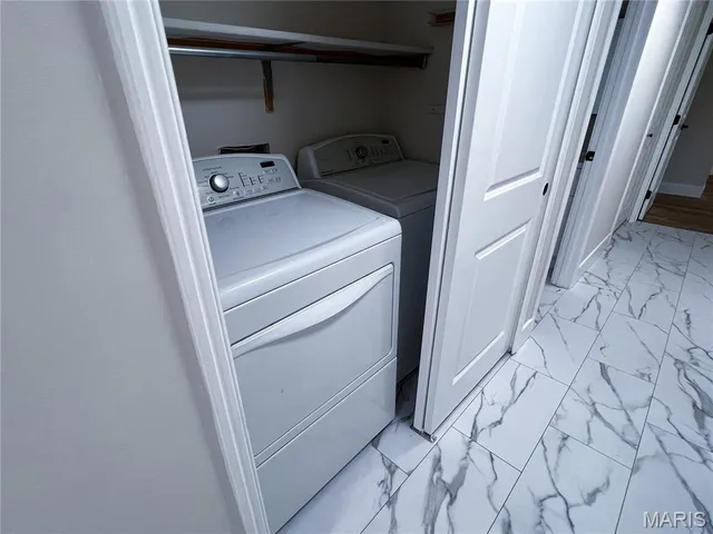 $275,000 | 514 Coeur De Royale Drive, Unit 202, Creve Coeur, MO 63141