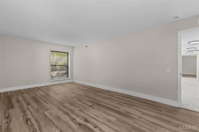 $275,000 | 514 Coeur De Royale Drive, Unit 202, Creve Coeur, MO 63141