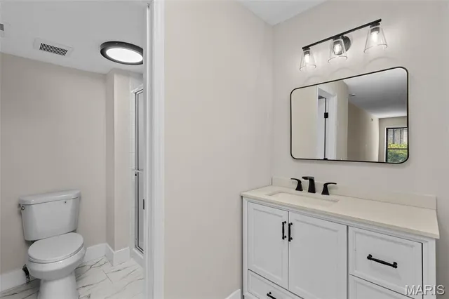 $275,000 | 514 Coeur De Royale Drive, Unit 202, Creve Coeur, MO 63141