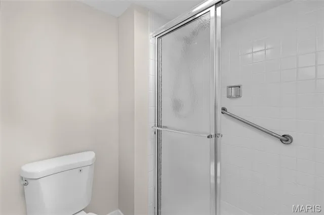 $275,000 | 514 Coeur De Royale Drive, Unit 202, Creve Coeur, MO 63141