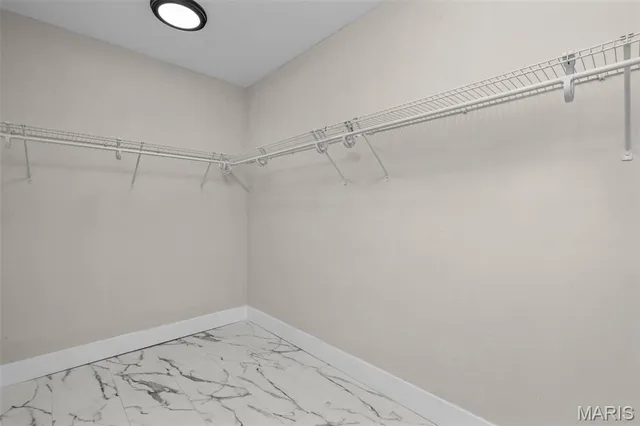 $275,000 | 514 Coeur De Royale Drive, Unit 202, Creve Coeur, MO 63141