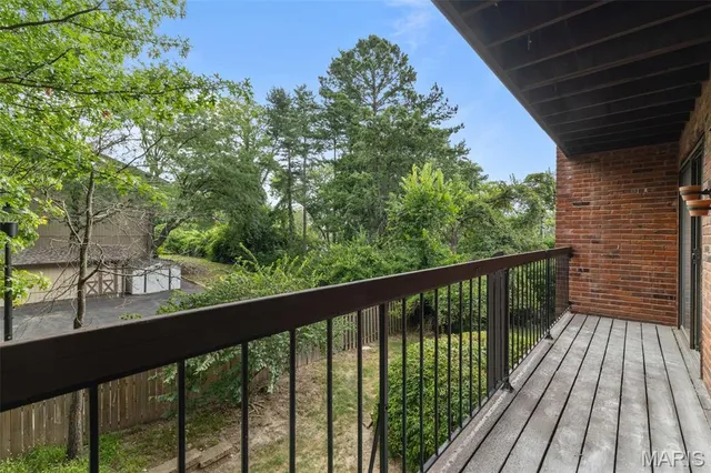 $275,000 | 514 Coeur De Royale Drive, Unit 202, Creve Coeur, MO 63141