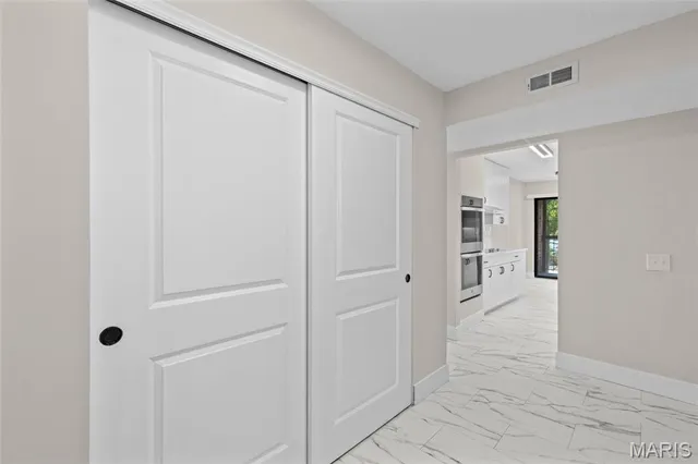 $275,000 | 514 Coeur De Royale Drive, Unit 202, Creve Coeur, MO 63141