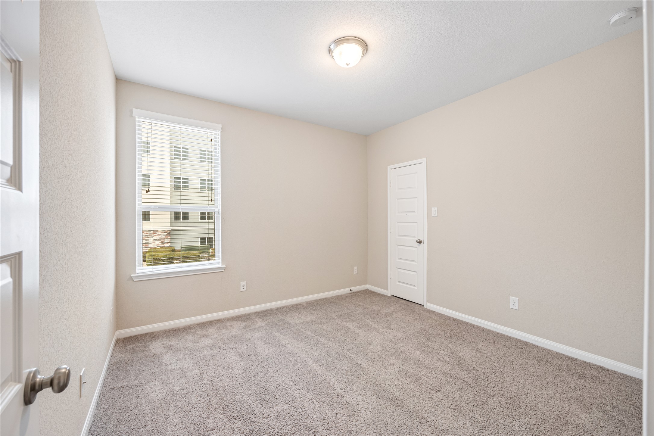 10408 Quiet Courtyard Road Houston, TX 77043 - Photo 18 of 24 Generously sized bedrooms, each with walk-in closets.