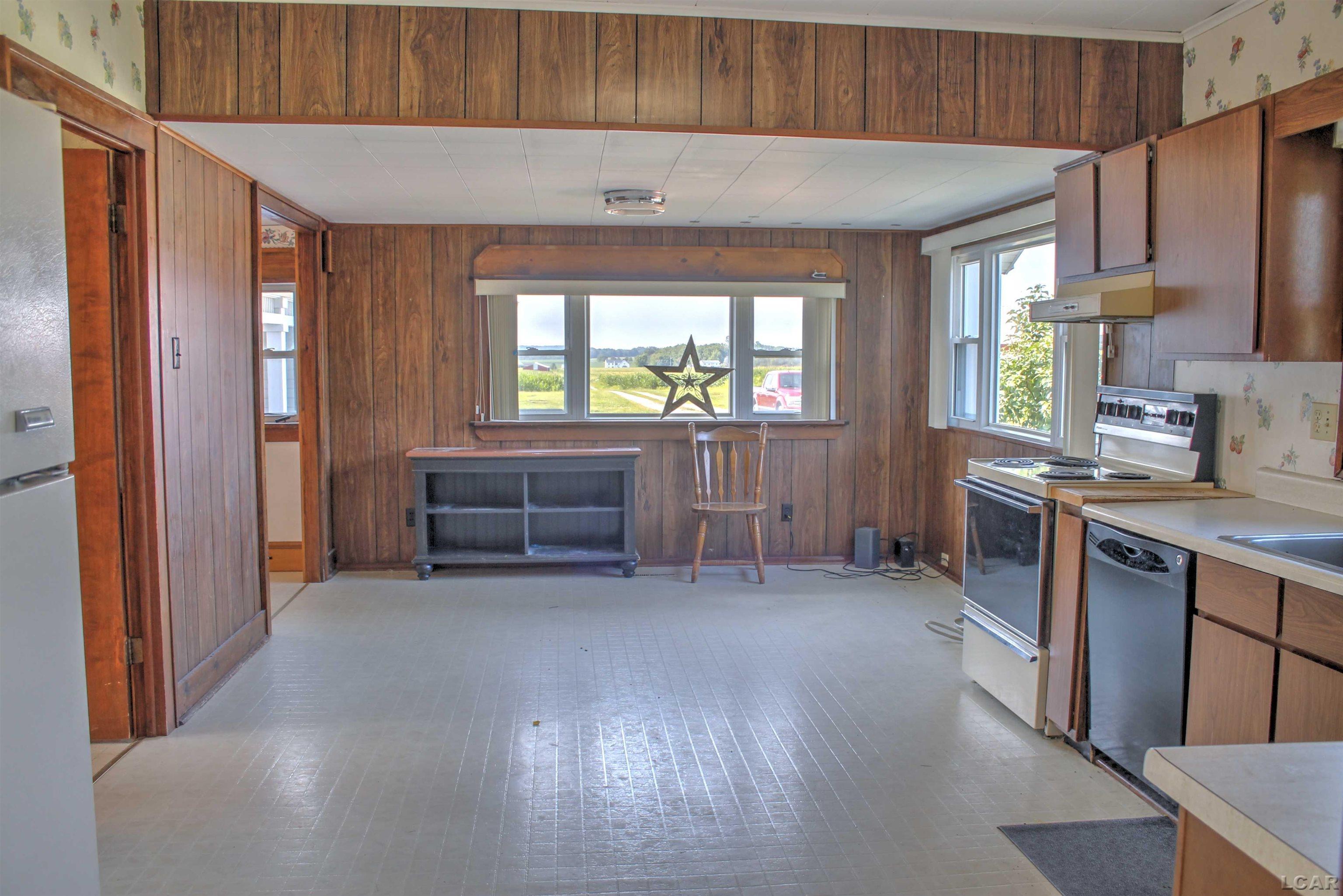 2013 Dinius Road Tecumseh, MI 49286 - Photo 5 of 33 Gallery Image 5