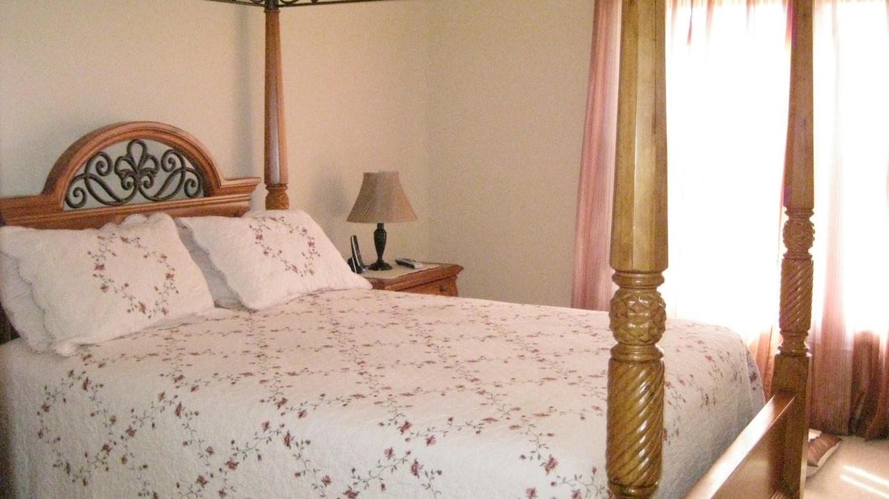 871 Morewood Road Hardy, VA 24101 - Photo 12 of 16 master bedroom