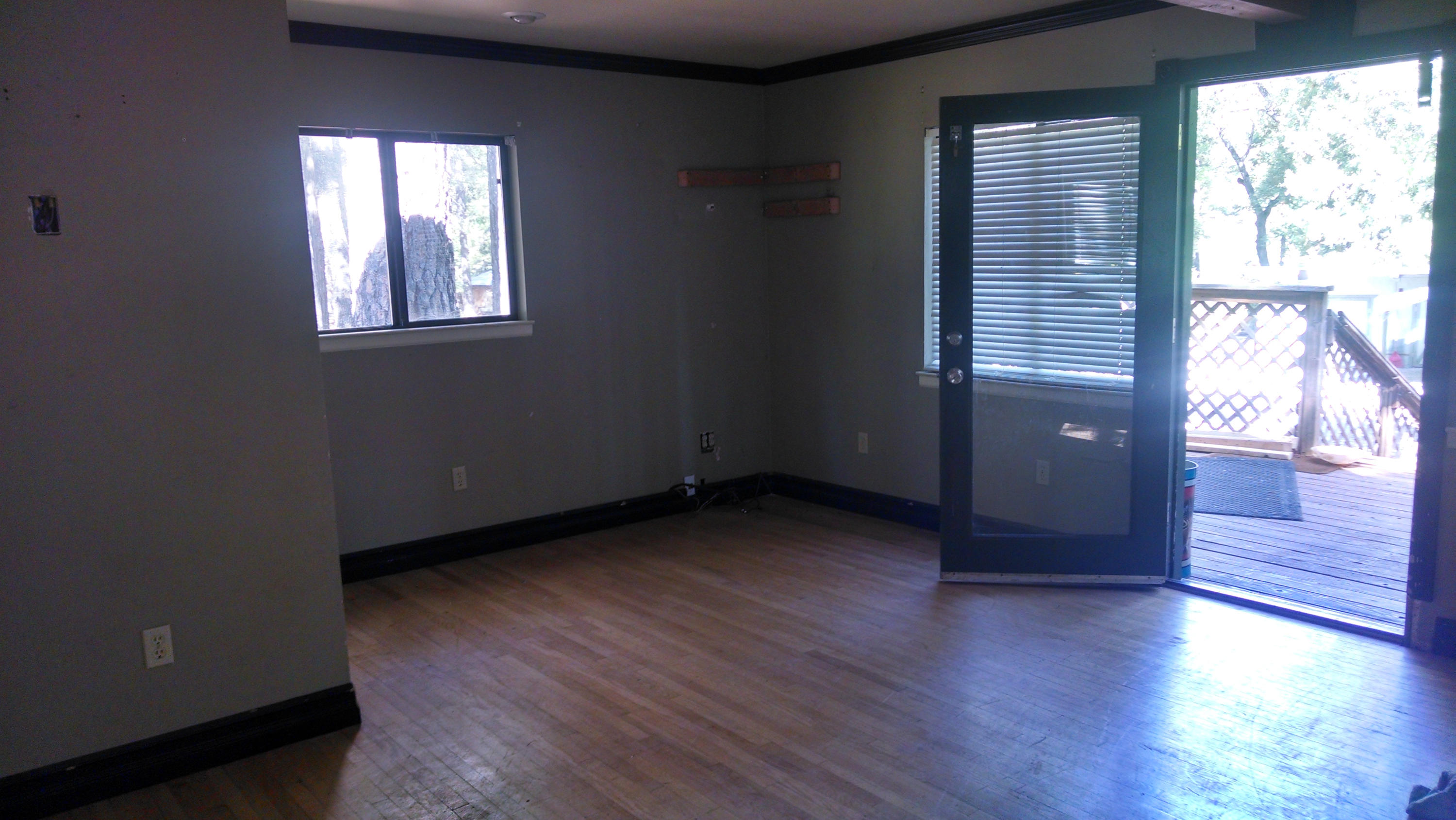 30495 Whitmore Road Whitmore, CA 96096 - Photo 4 of 11 Living Room