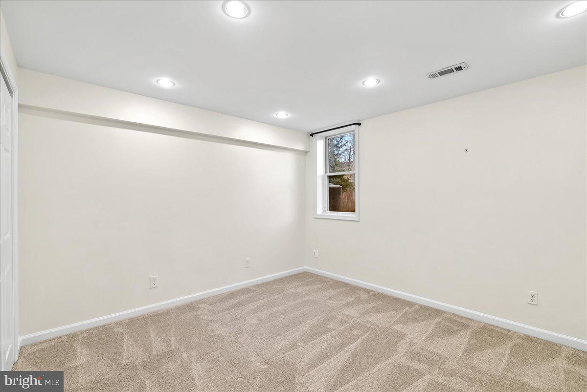 7596 Ruxton Drive Springfield, VA 22153 - Photo 34 of 40 a view of a room with window