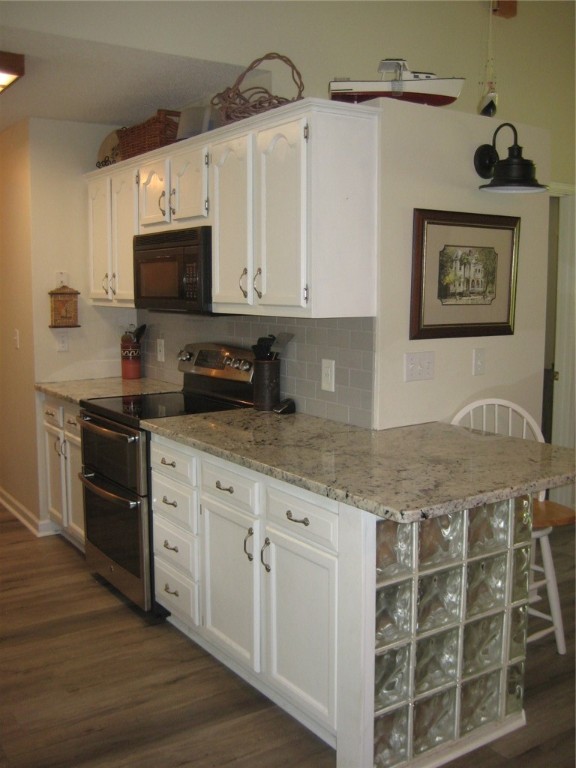 23037 McDonald Point Road Seneca, SC 29672 - Photo 3 of 25