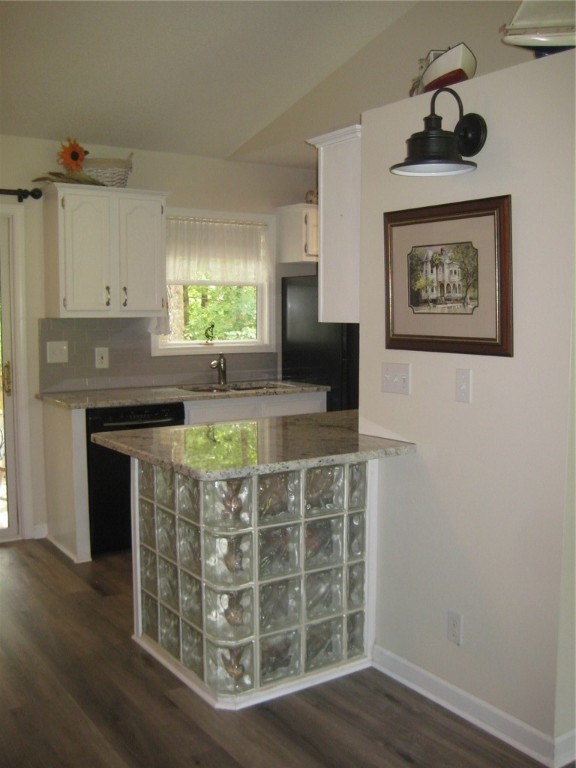 23037 McDonald Point Road Seneca, SC 29672 - Photo 5 of 25