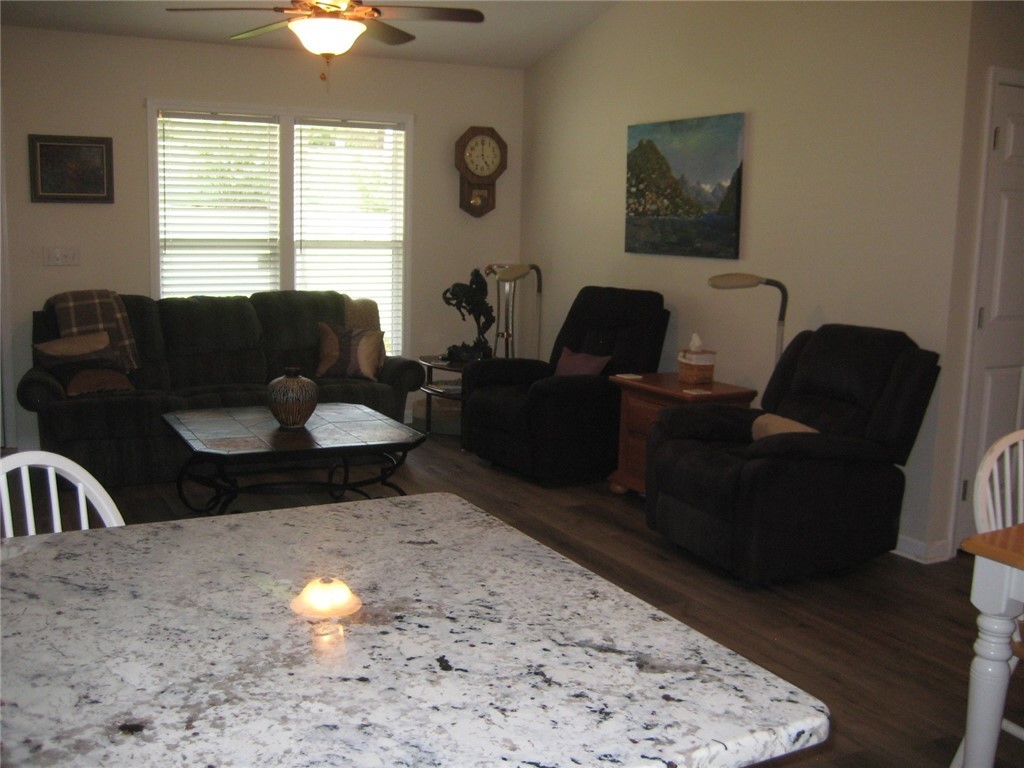 23037 McDonald Point Road Seneca, SC 29672 - Photo 8 of 25