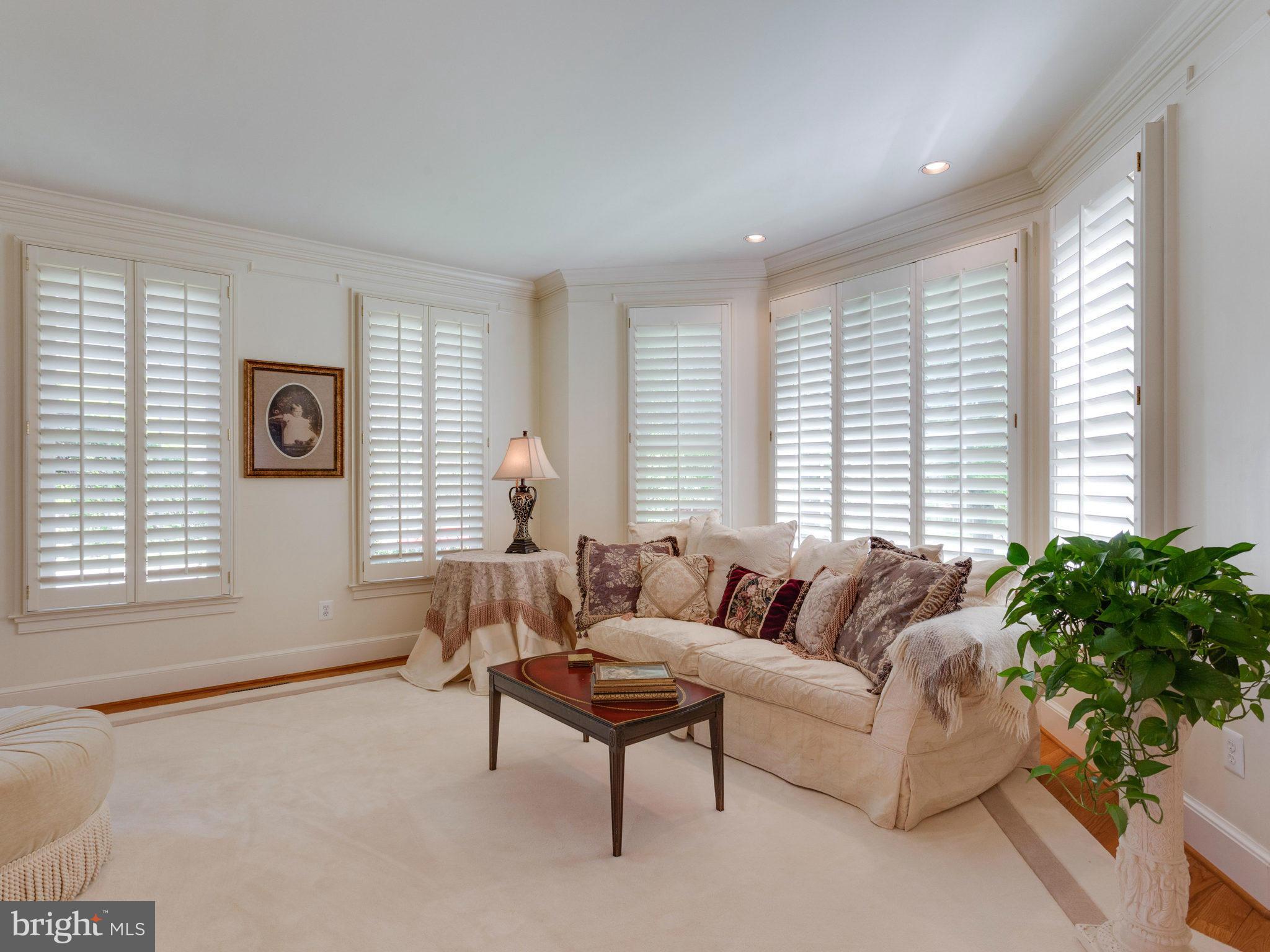 11279 Center Harbor Road Reston, VA 20194 - Photo 3 of 25 Living Room