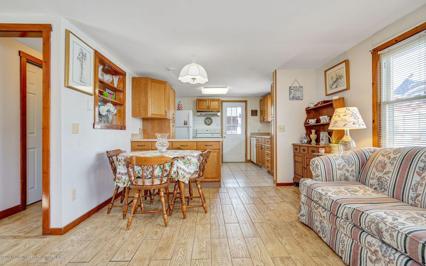 25 Malibu Road Lavallette, NJ 08735 - Photo 24 of 39 Living/Dining
