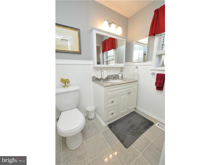 612 Parry Road Cinnaminson, NJ 08077 - Photo 15 of 24 Master Bathroom