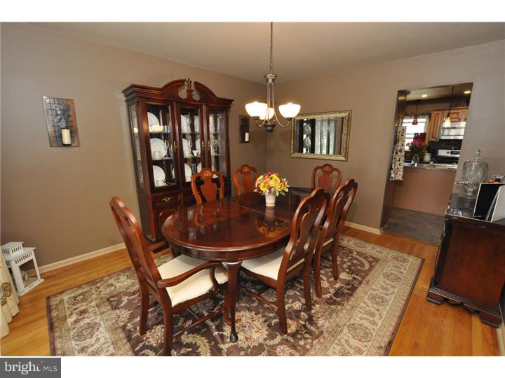 612 Parry Road Cinnaminson, NJ 08077 - Photo 6 of 24 Dining Room