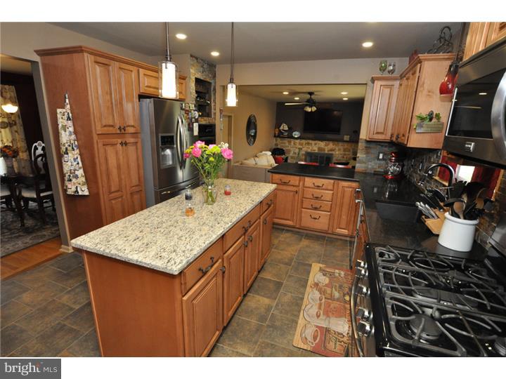 612 Parry Road Cinnaminson, NJ 08077 - Photo 8 of 24 Kitchen