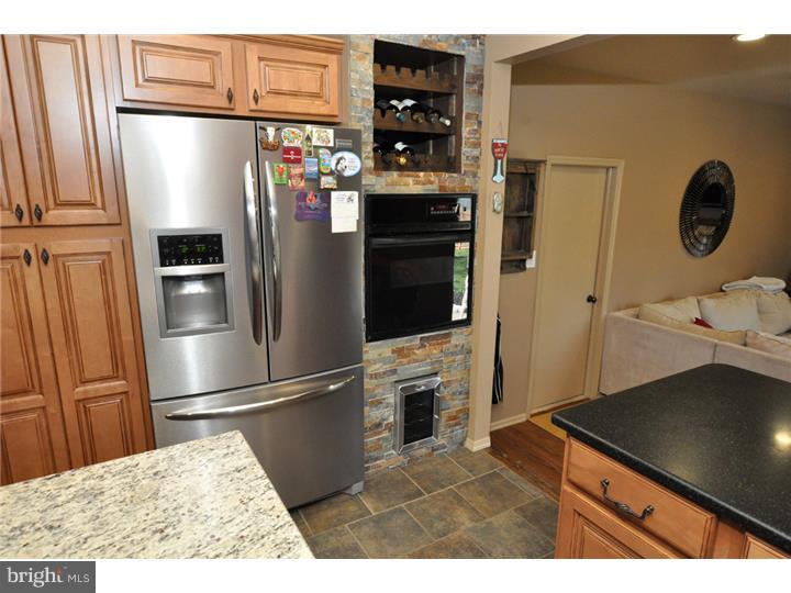 612 Parry Road Cinnaminson, NJ 08077 - Photo 9 of 24 Kitchen