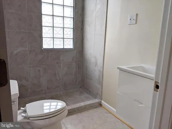 $3,900 | 742 Columbia Road Northwest, Washington, DC 20001