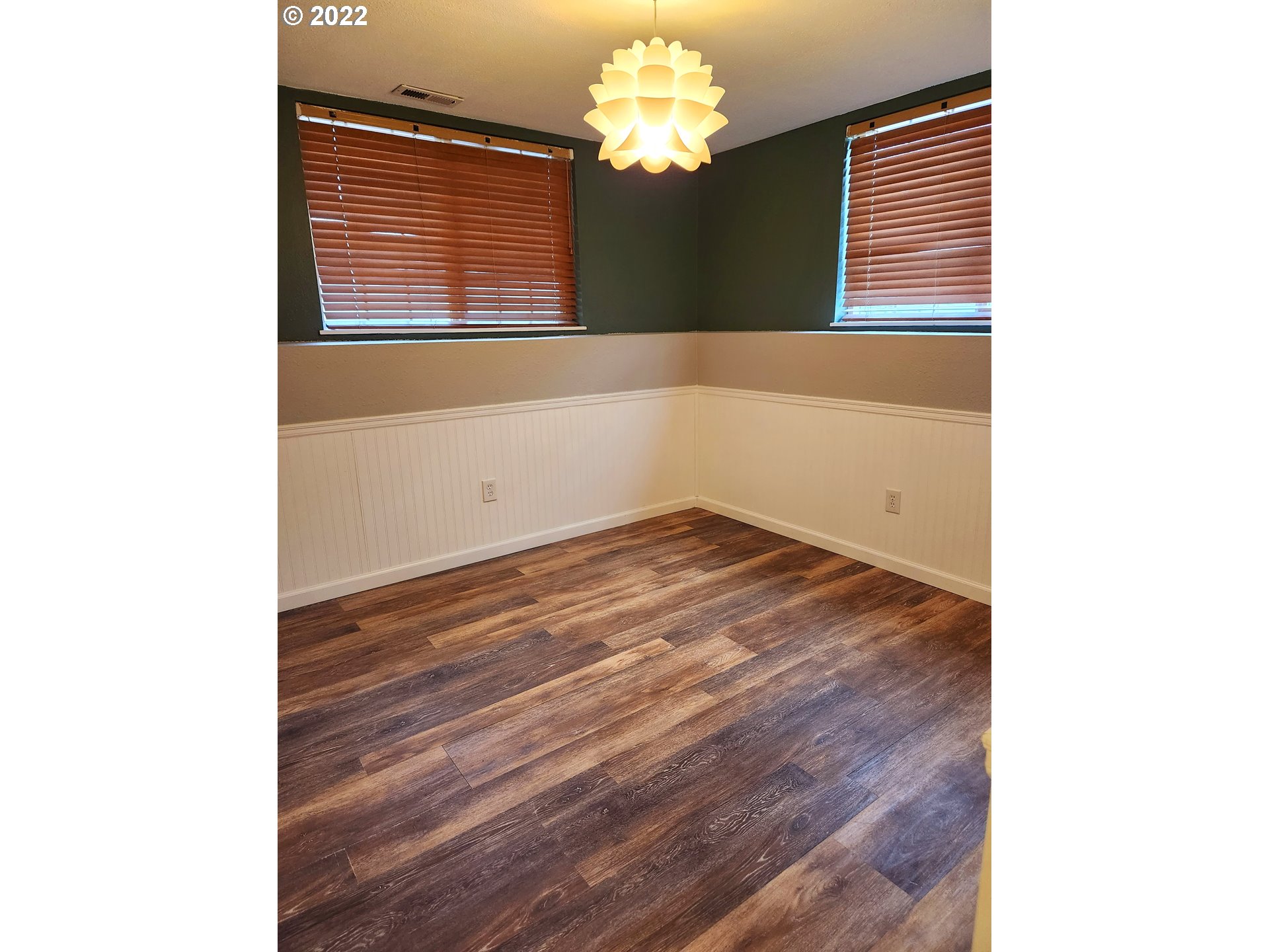 3785 Southwest Marshall Place Pendleton, OR 97801 - Photo 14 of 20 a view of empty room with window