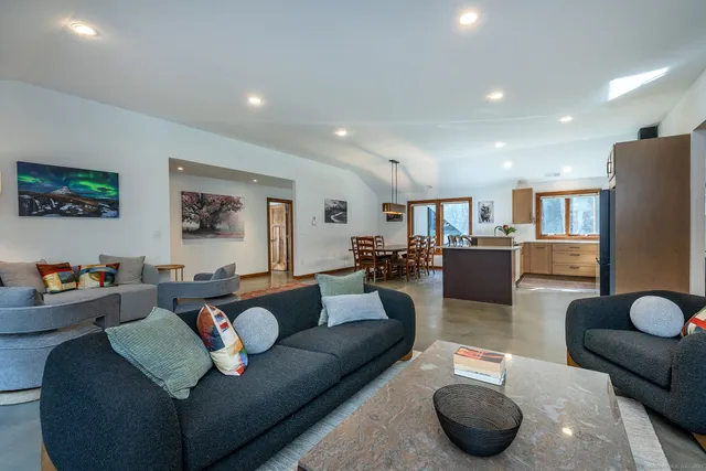 $1,890,000 | 6 Kubish Road, Litchfield, CT 06759