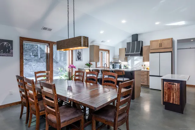 $1,890,000 | 6 Kubish Road, Litchfield, CT 06759