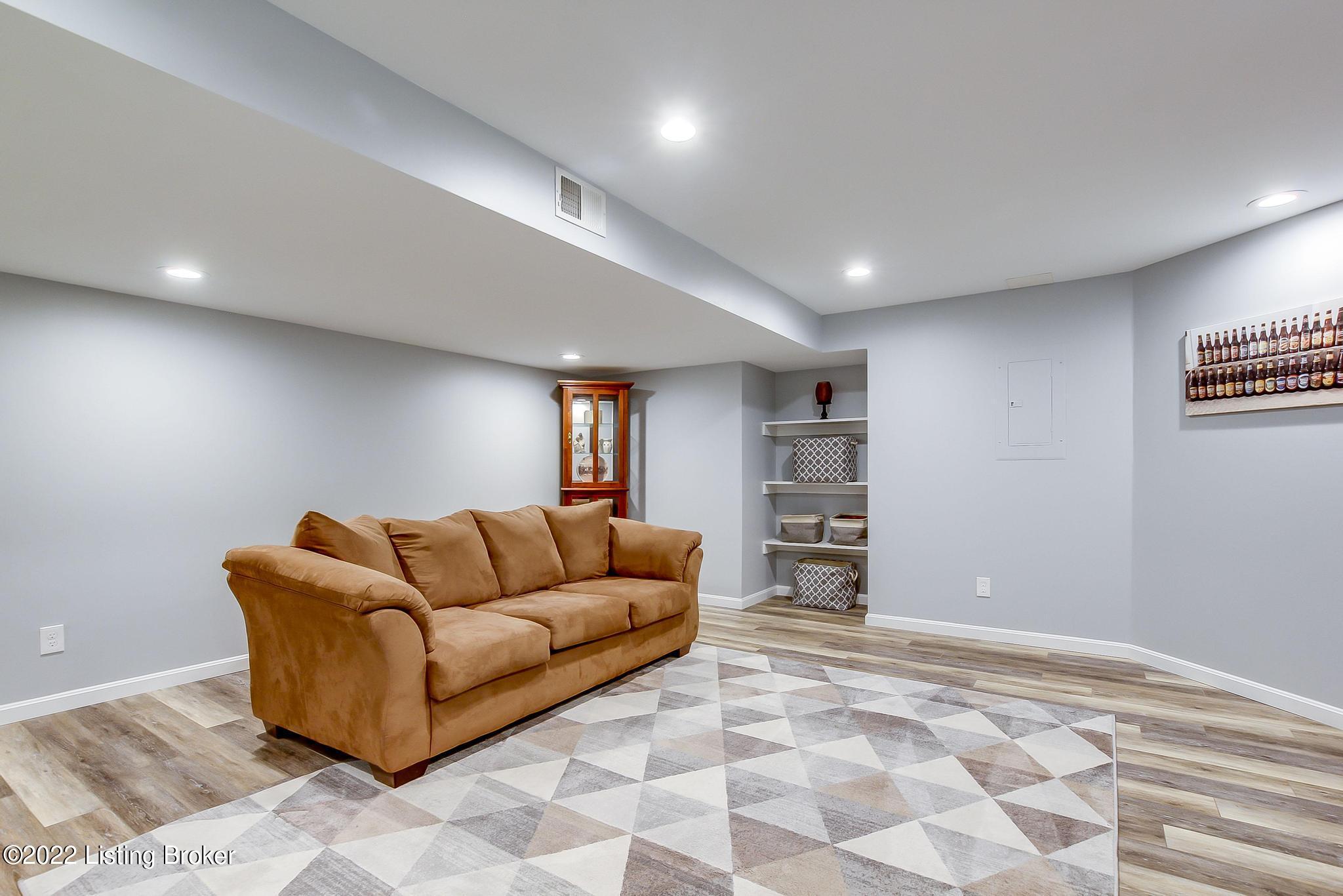 3400 Trail Ridge Road Louisville, KY 40241 - Photo 52 of 67 Alt. Family Room