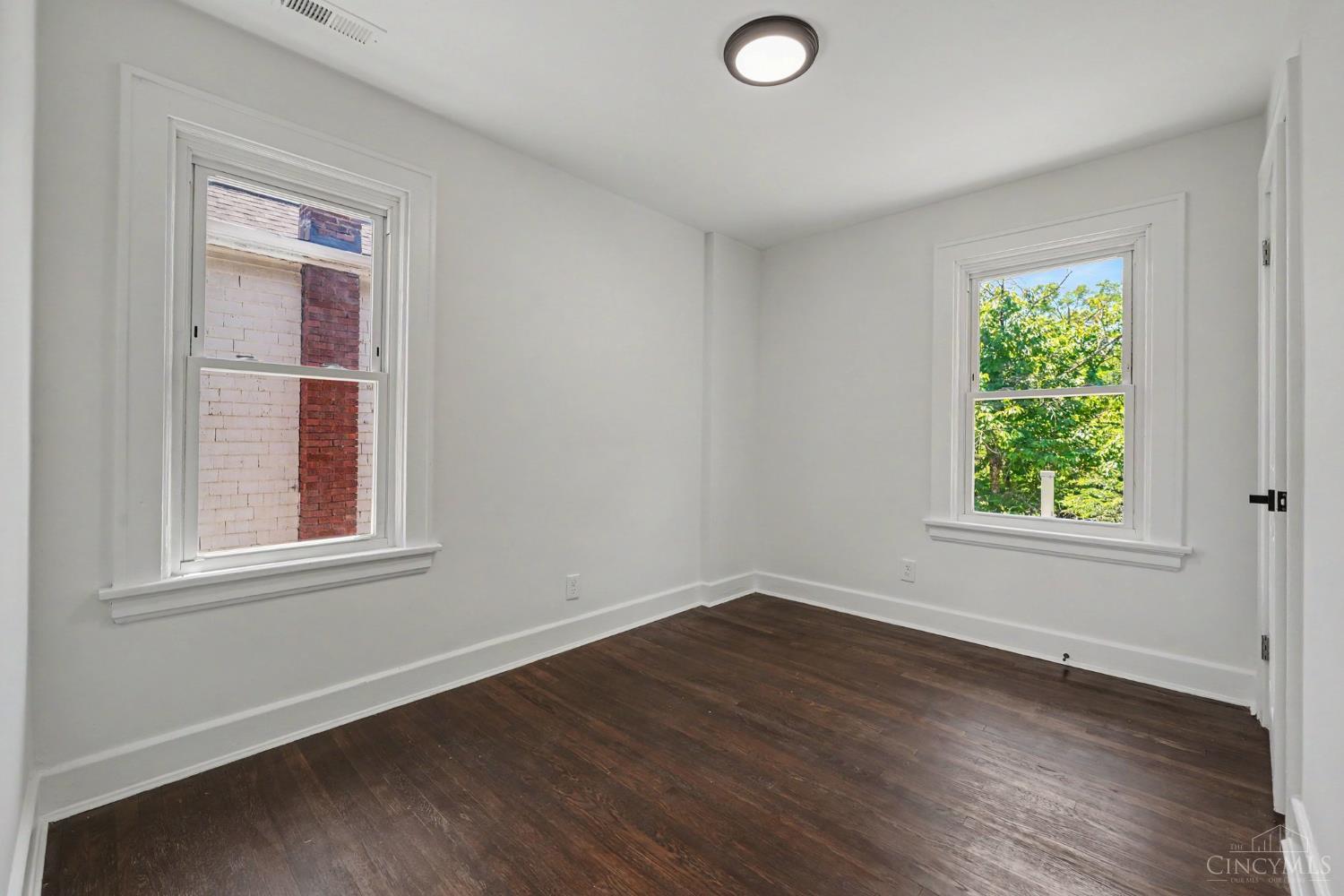 4745 Guerley Road Cincinnati, OH 45238 - Photo 17 of 29