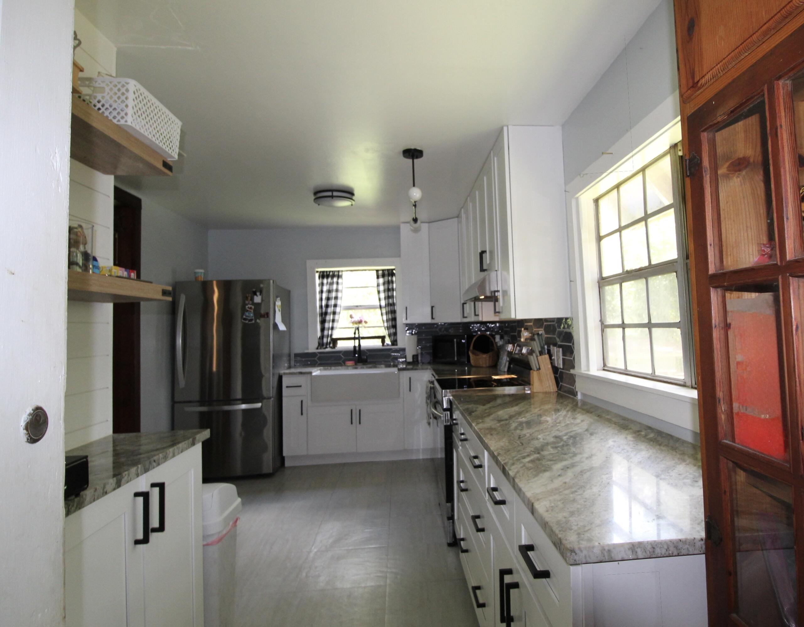 2592 Kingston Road Crestview, FL 32536 - Photo 14 of 35 kitchen2