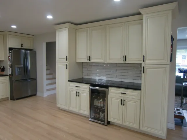 $449,900 | 6711 West Shiawassie Drive, Palos Heights, IL 60463