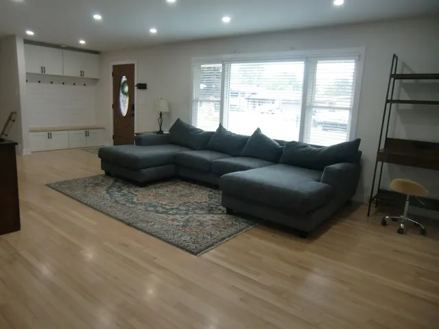 $449,900 | 6711 West Shiawassie Drive, Palos Heights, IL 60463