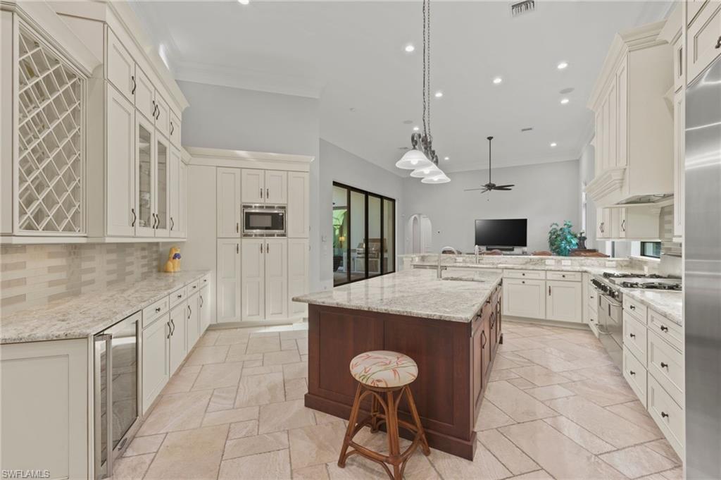 6489 Highcroft Drive Naples, FL 34119 - Photo 10 of 45