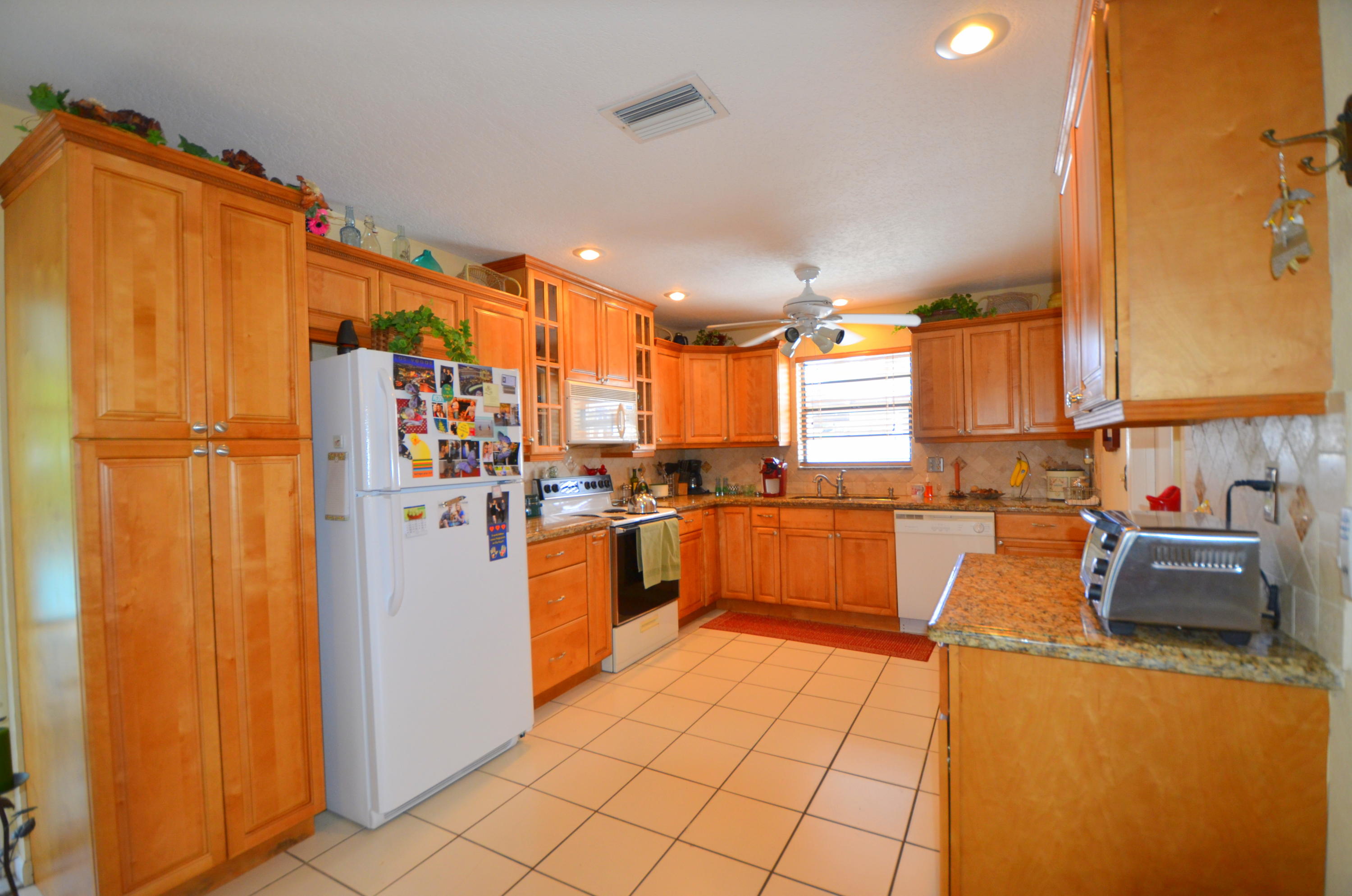 11114 Median Street Boca Raton, FL 33428 - Photo 8 of 25 Kitchen
