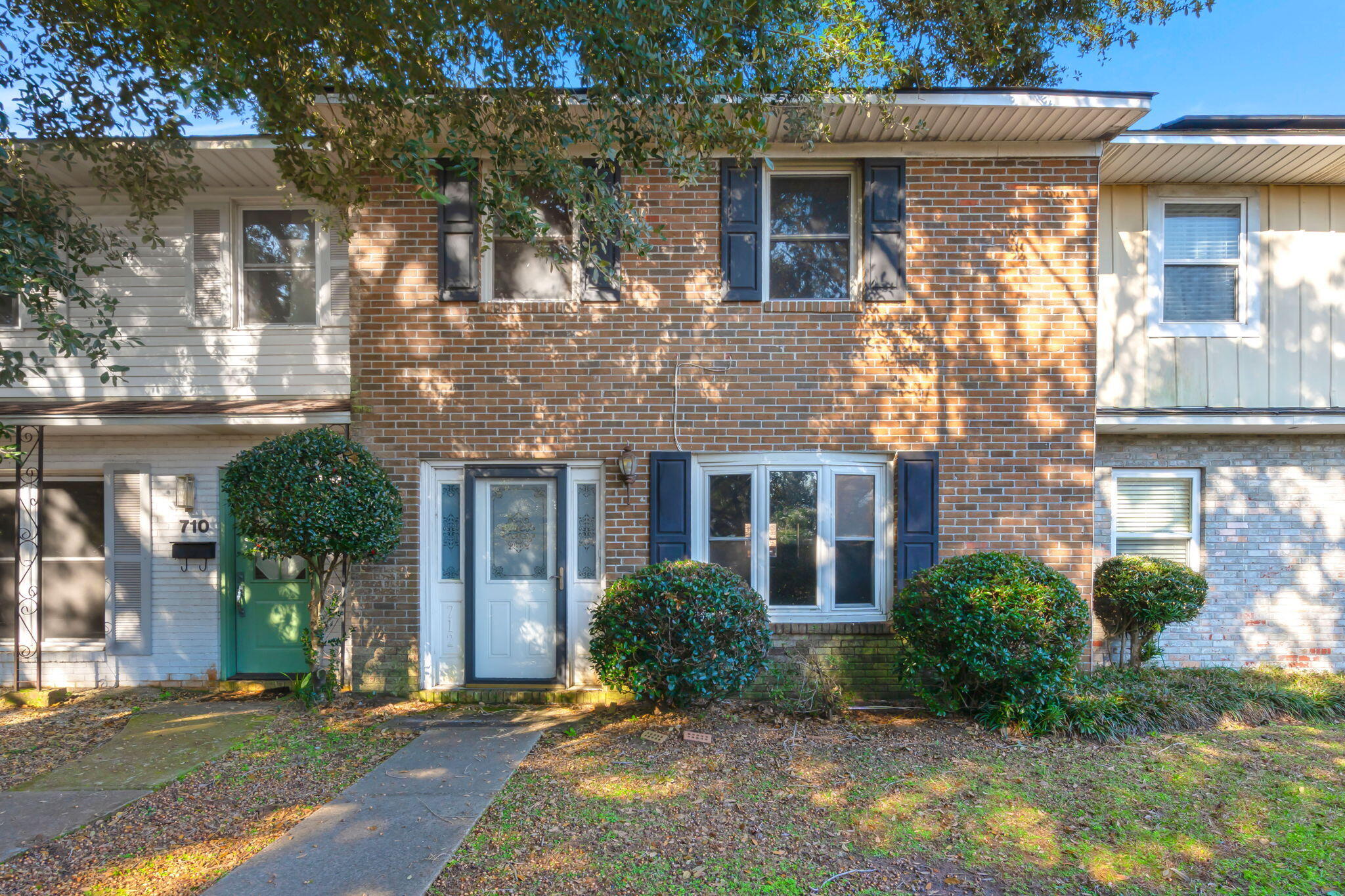 712 Harbor Lane Mount Pleasant, SC 29464 - Photo 1 of 38 1