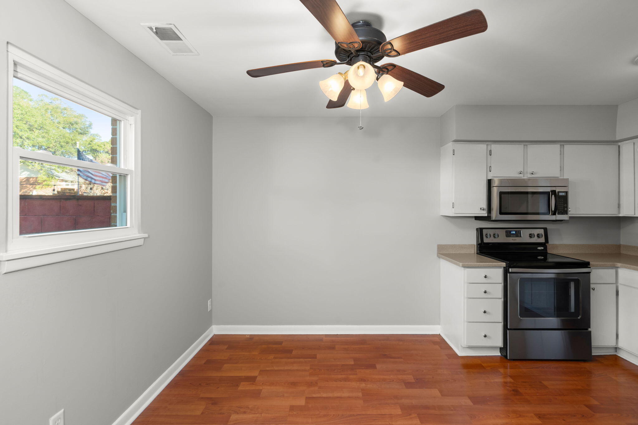 712 Harbor Lane Mount Pleasant, SC 29464 - Photo 14 of 38 9