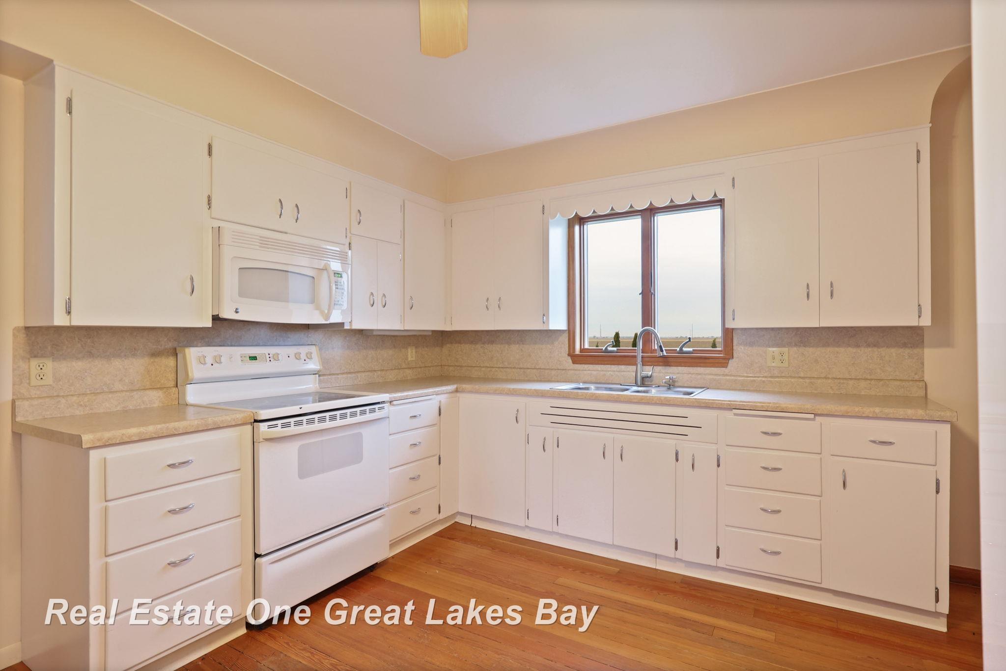4060 Dickerson Road Akron, MI 48701 - Photo 18 of 62