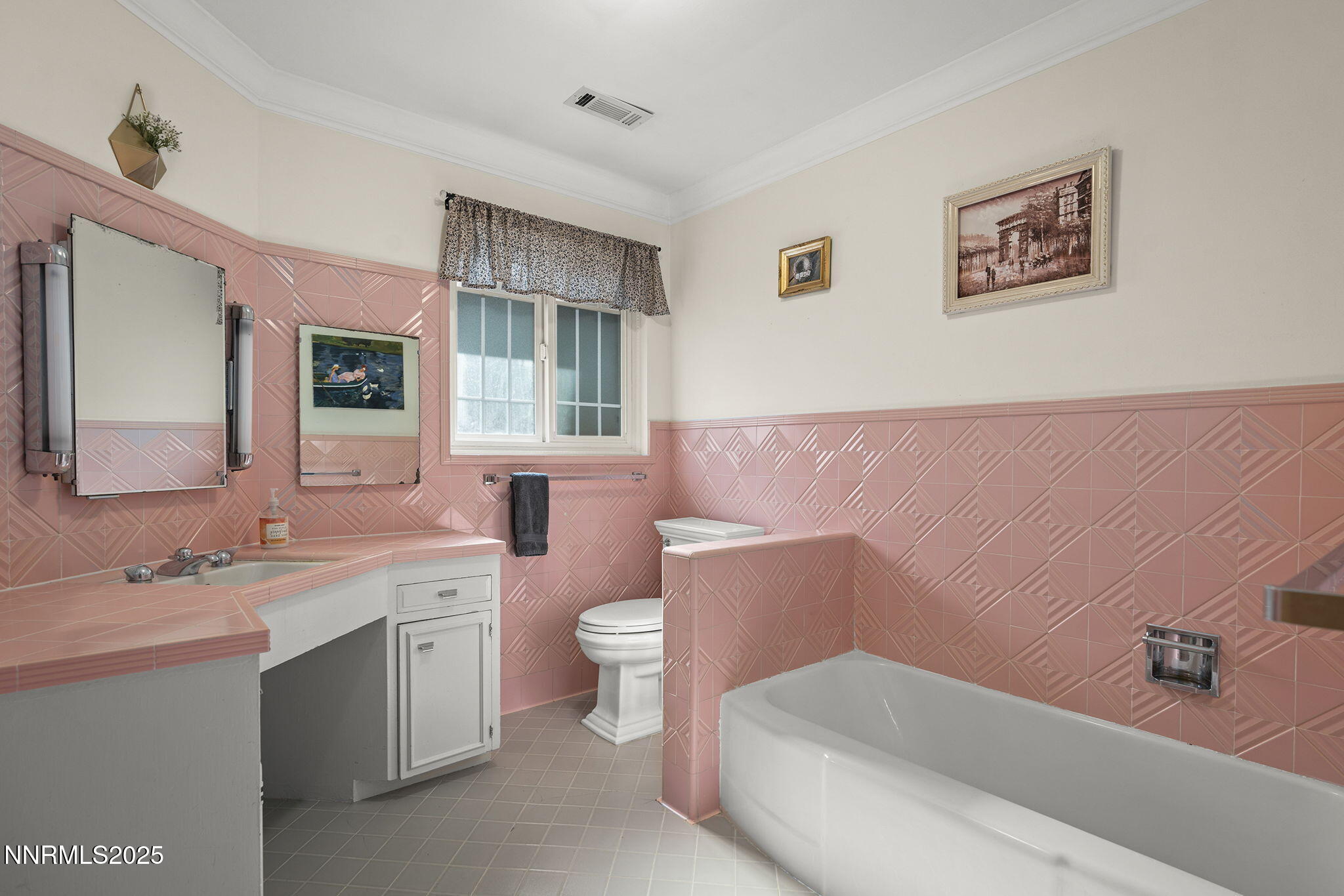 2260 Sunrise Drive Reno, NV 89509 - Photo 25 of 44 a bathroom with a sink a toilet and shower