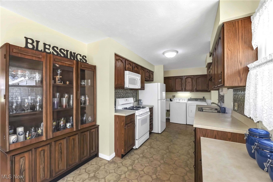 4264 Knickerbocker Road Sheffield Lake, OH 44054 - Photo 12 of 42 Gallery Image 12